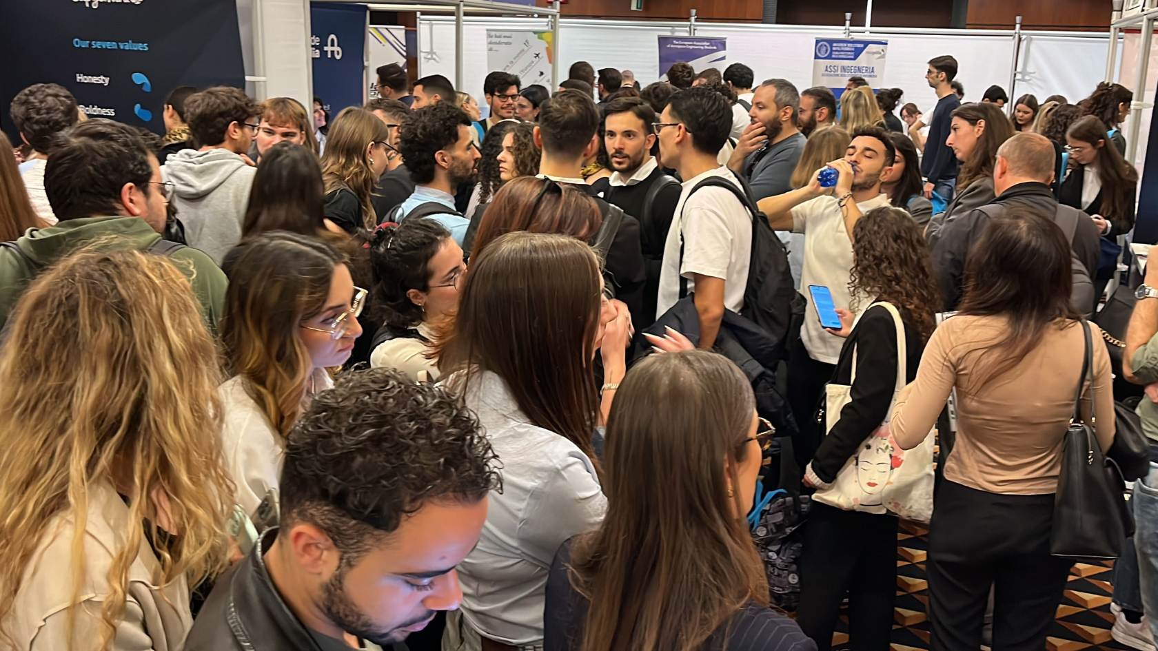 Job Meeting Napoli 2025 – Opportunità, incontri e orientamento al lavoro